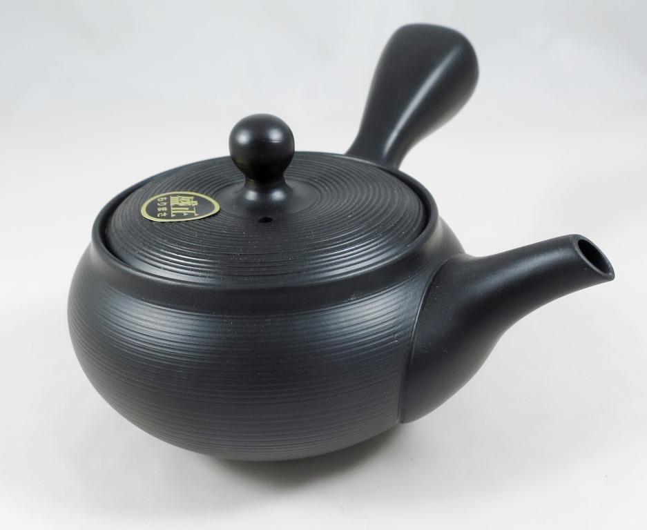 Kyusu schwarz mit feinen Ringlinien