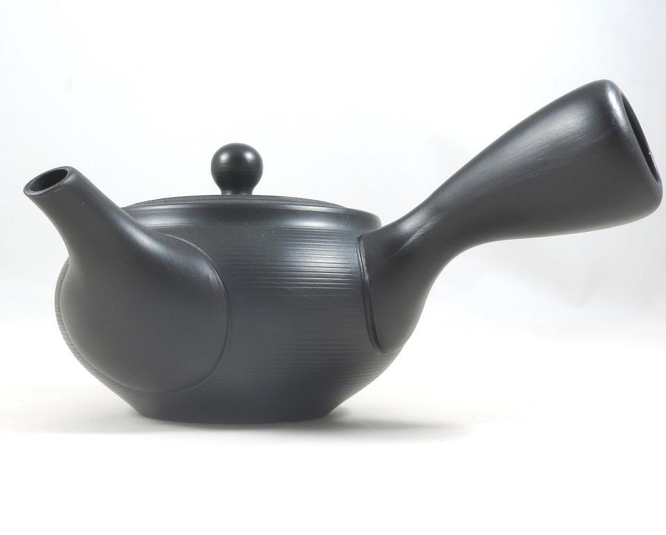 Kyusu schwarz mit feinen Ringlinien
